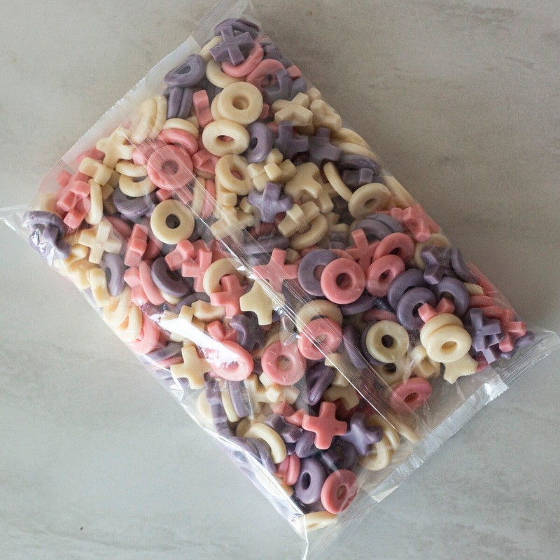 Valentine's Gummi Hugs & Kisses - 5 Lb