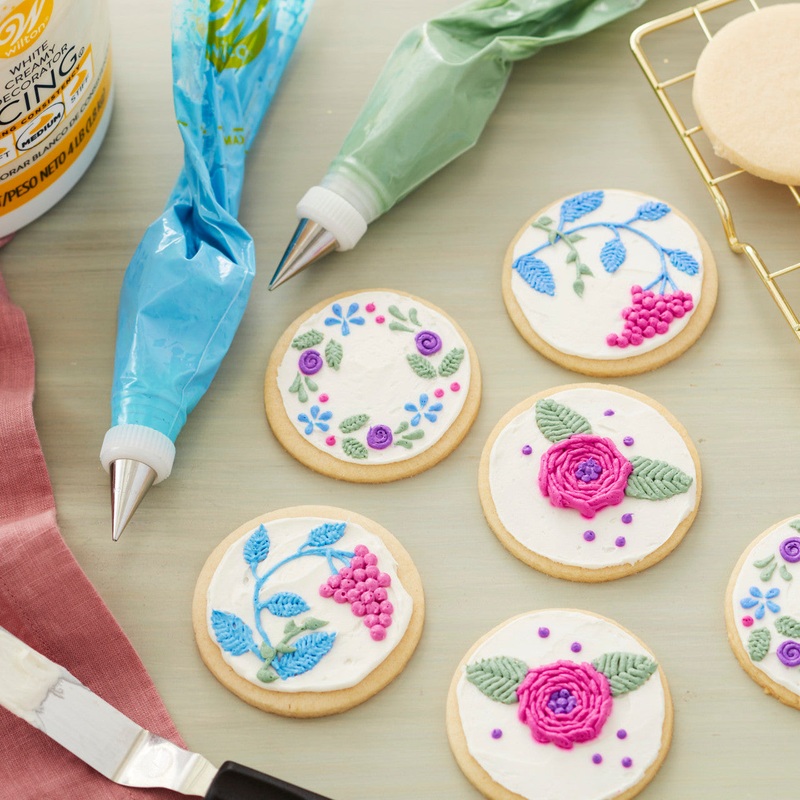 Wilton Round Cake Tips