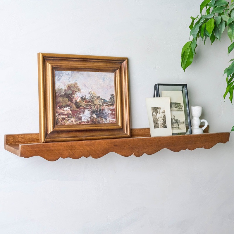 Daphne Wood Scalloped Picture Ledge
