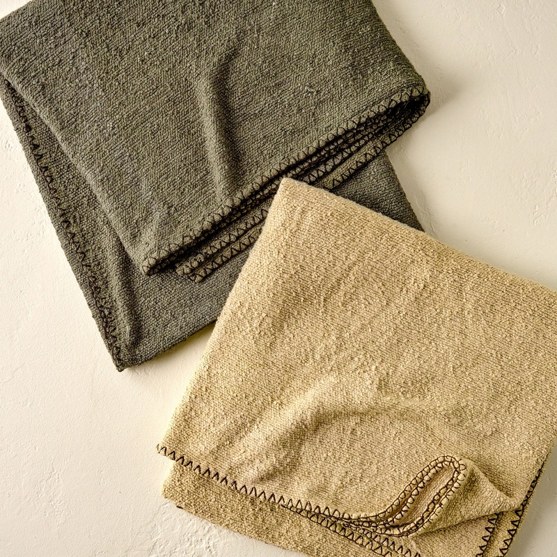 Remie Oversized Boucle Throw
