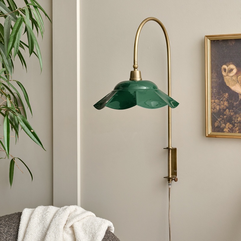 Mary Enamel Plug-in Sconce