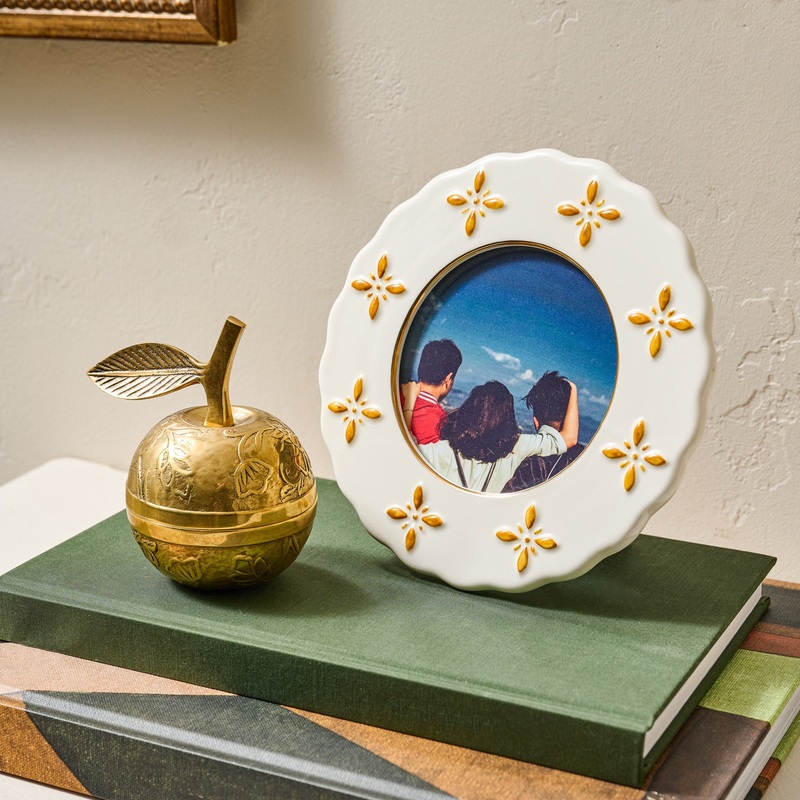 Round Luna Photo Frame