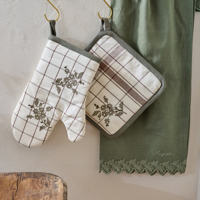 Talia Floral Oven Mitt + Pot Holder Set