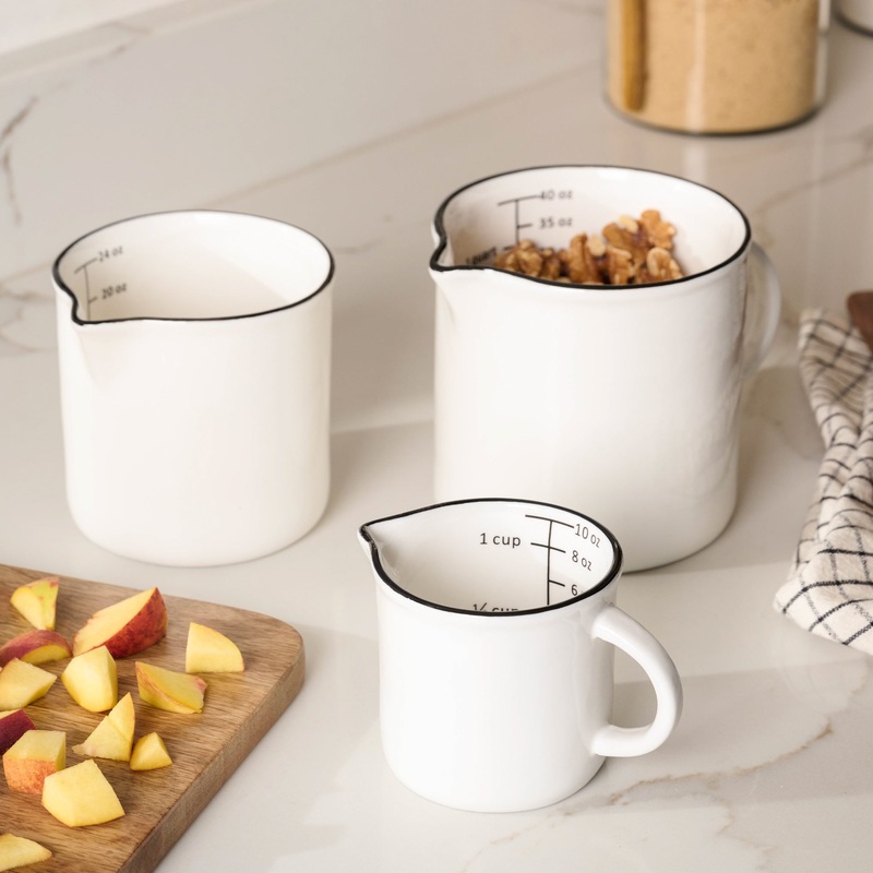 Magnolia Black Rim Measuring Pitcher
